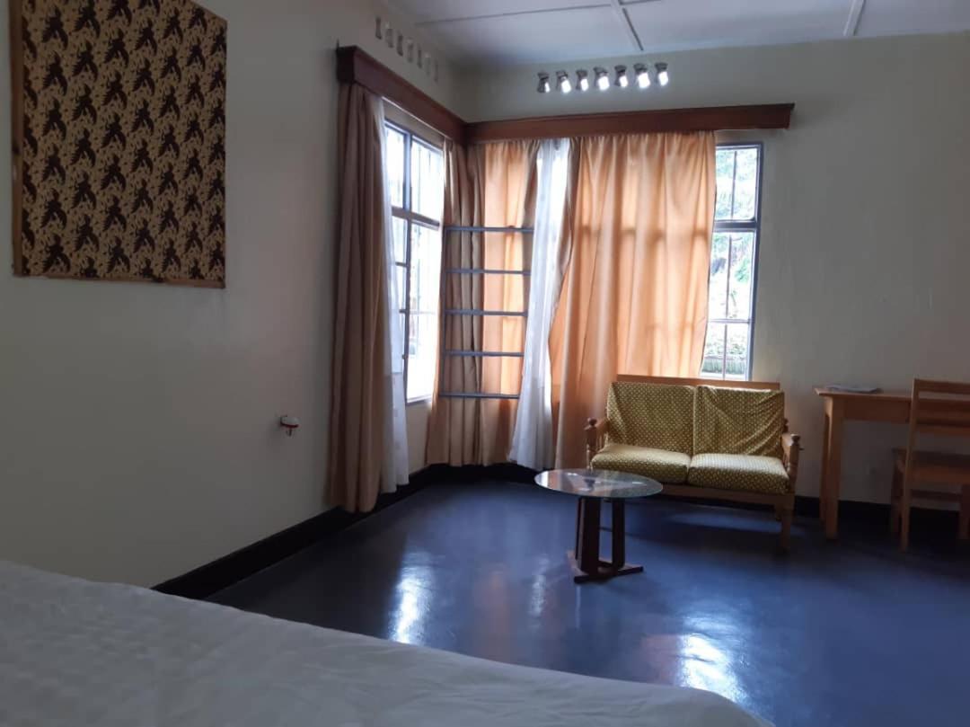 Maddy'S Kitchen And Accomodation Gisenyi Ngoại thất bức ảnh