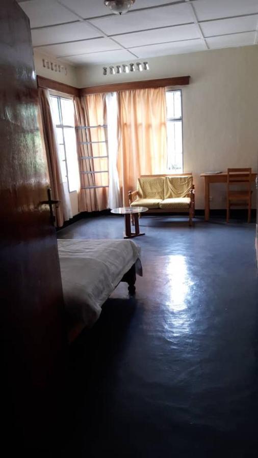 Maddy'S Kitchen And Accomodation Gisenyi Ngoại thất bức ảnh