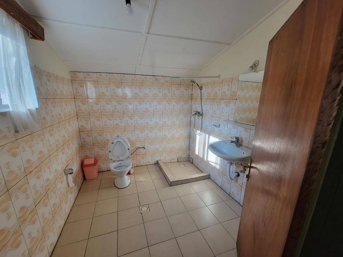 Maddy'S Kitchen And Accomodation Gisenyi Ngoại thất bức ảnh