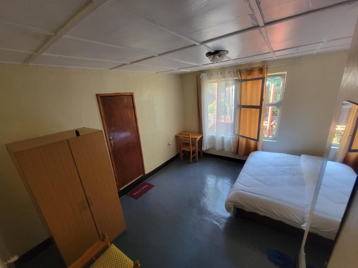 Maddy'S Kitchen And Accomodation Gisenyi Ngoại thất bức ảnh